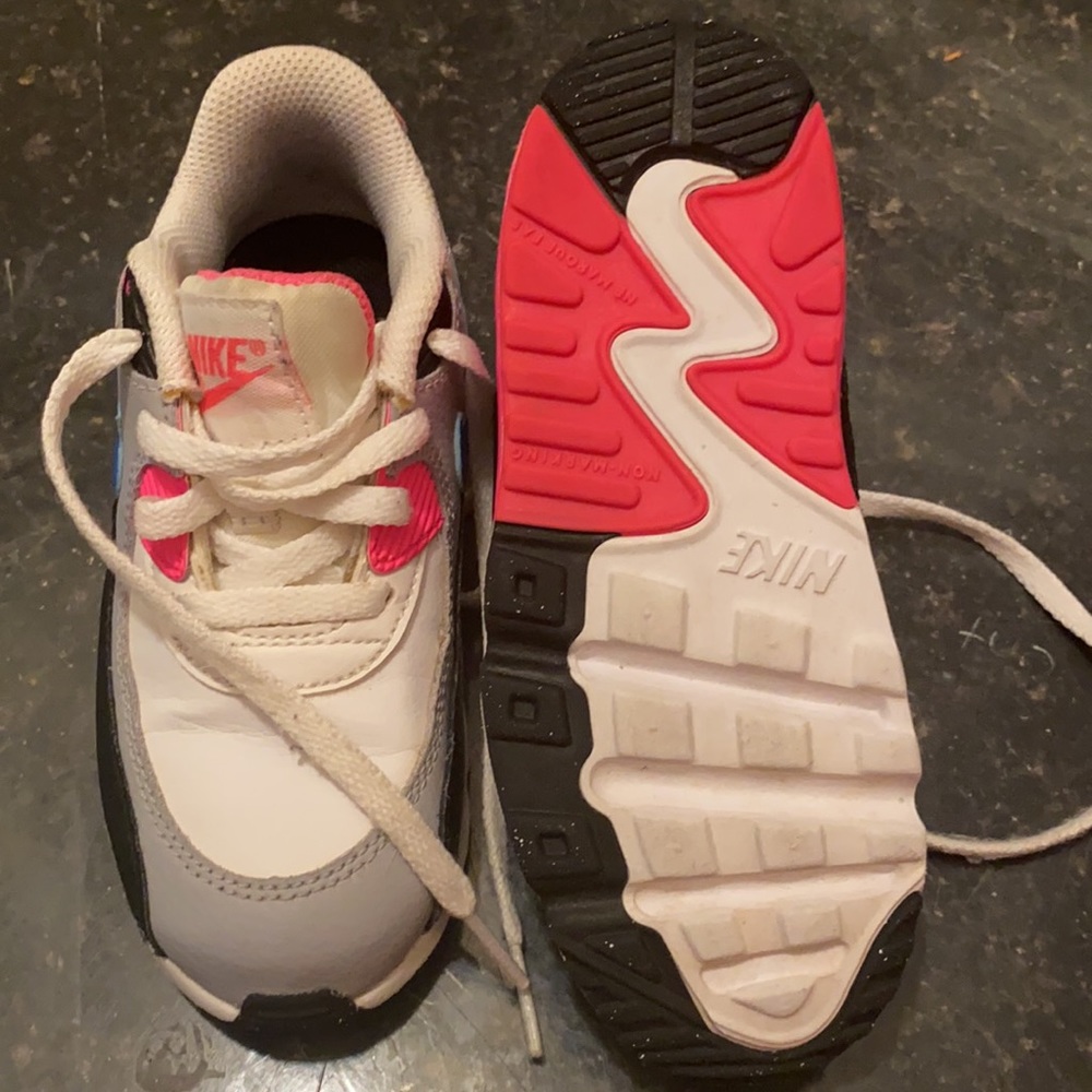 Nike Air Max - Picture 2 of 3